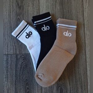 Alo Throwback socks 3 pairs brand new